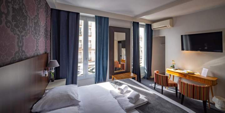 Holiday hotel accommodation in Valence